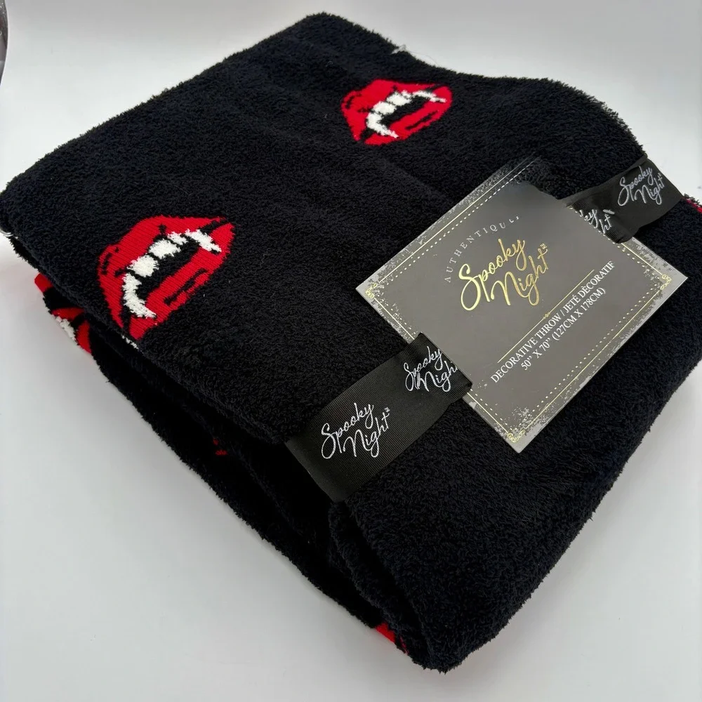 Spooky‎ Night Vampire Lips FANGS Throw Blanket HALLOWEEN Decor 50
